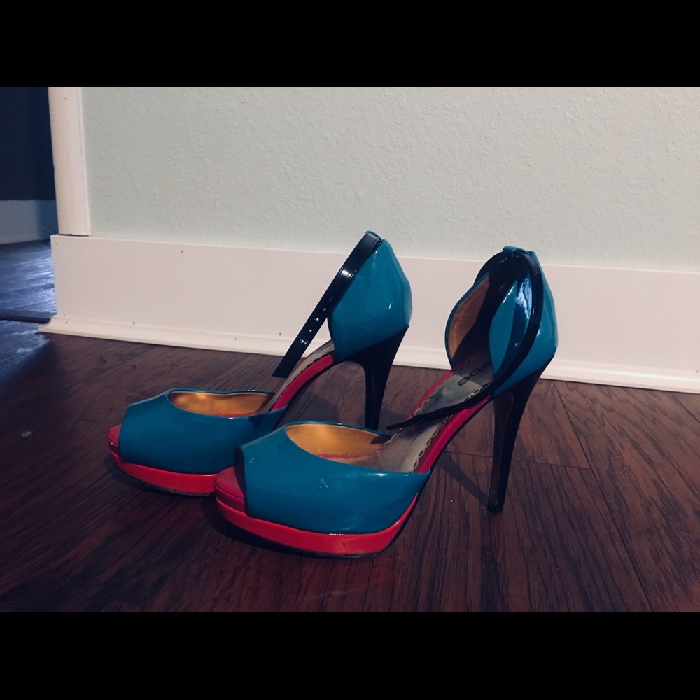 Bebe heels